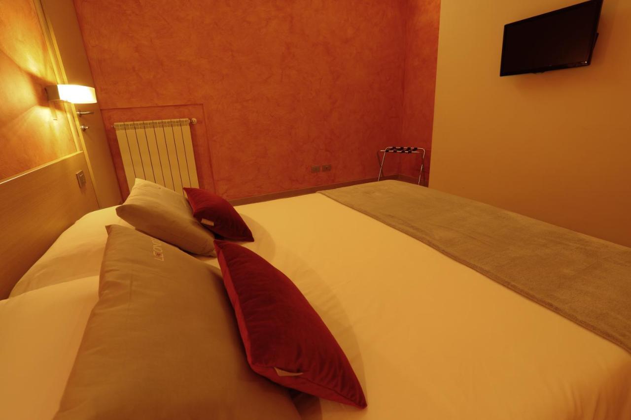 Standard Suite,1015078495:JPEG